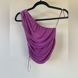 LIONESS “THE GODDESS CROP” ONE-SHOULDER, PURPLE TOP IN SIZE US 6